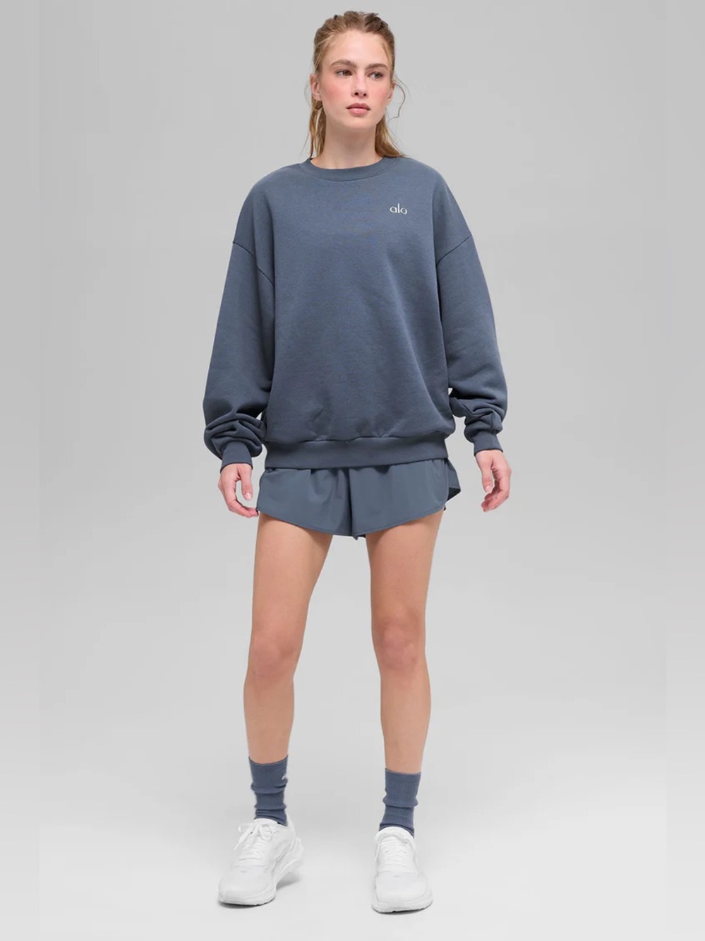 ALO YOGA | ✨NEW✨ Accolade Crew Neck Pullover in Bluestone - Picture 4 of 5